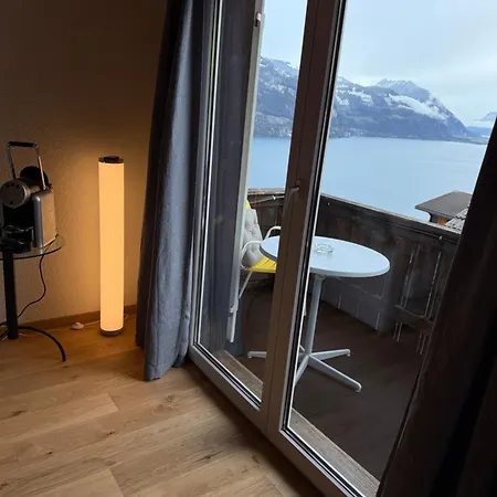 Eva's Seeblick Krattigen